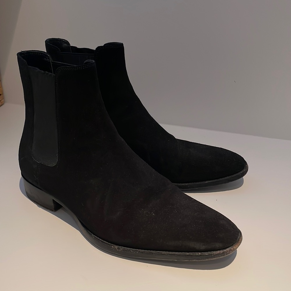Saint Laurent Chelsea boots. Size 40.